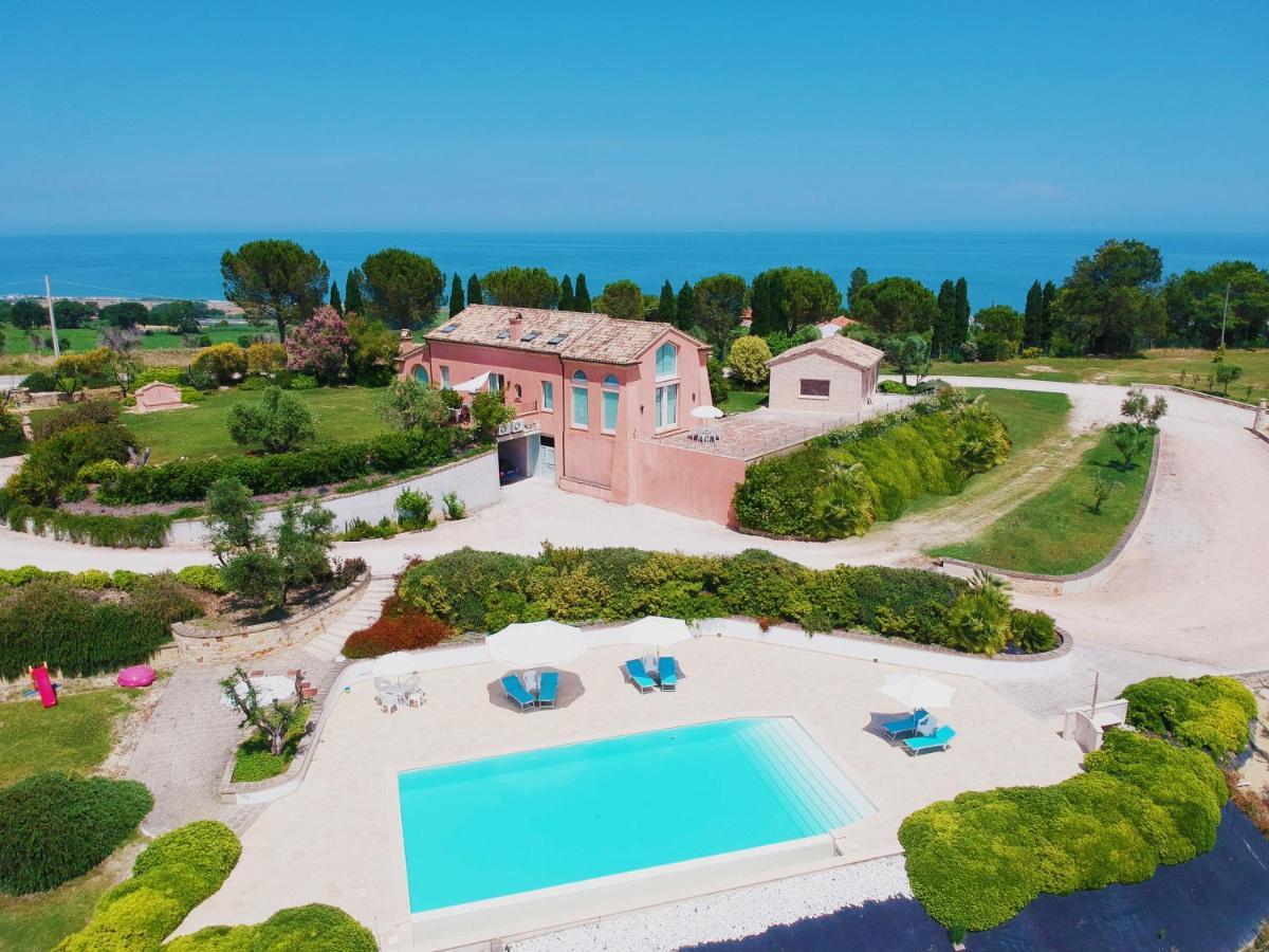 Nontiscordardime B&B Villa Agriturismo Civitanova Marche Bagian luar foto