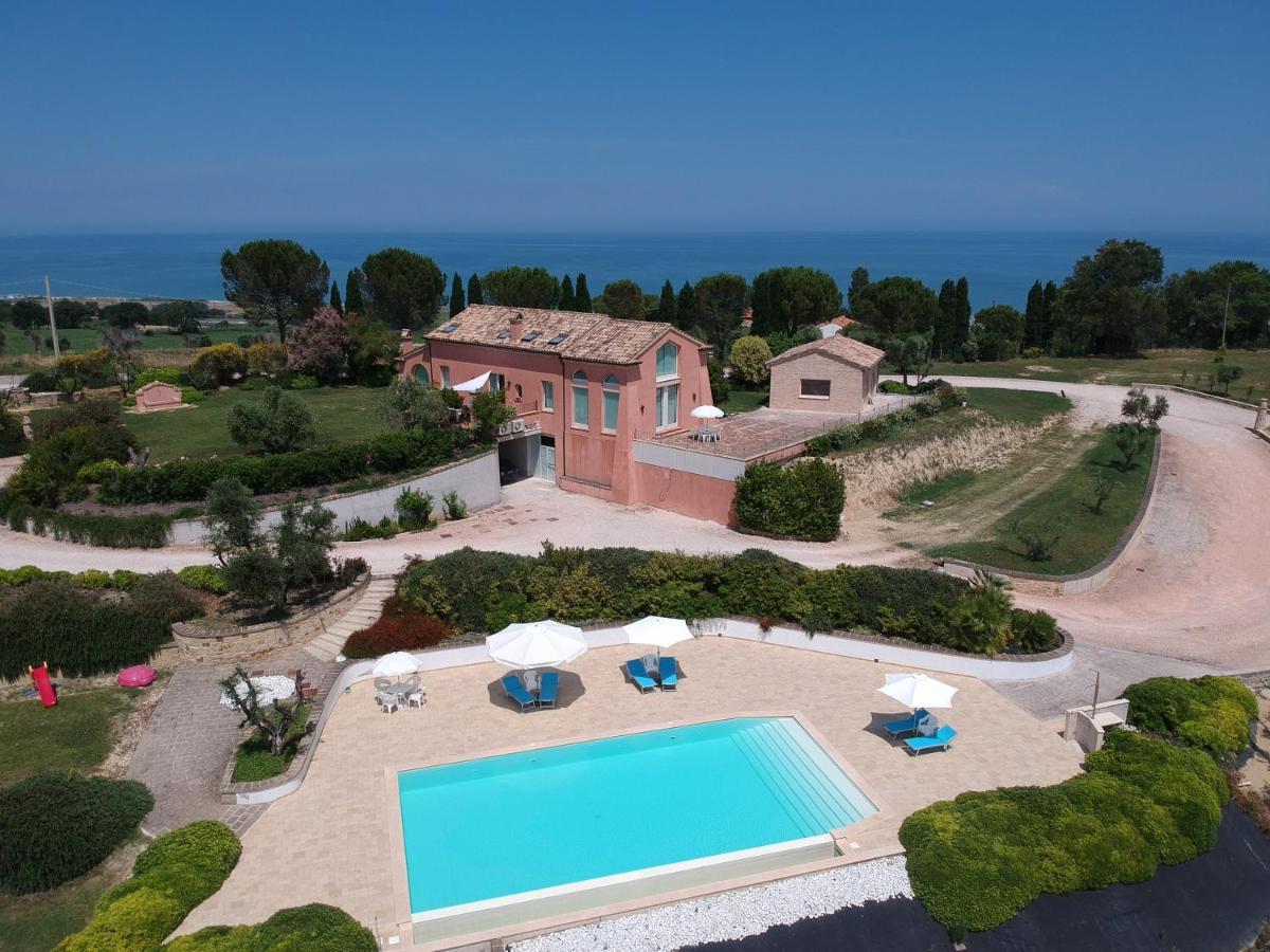 Nontiscordardime B&B Villa Agriturismo Civitanova Marche Bagian luar foto