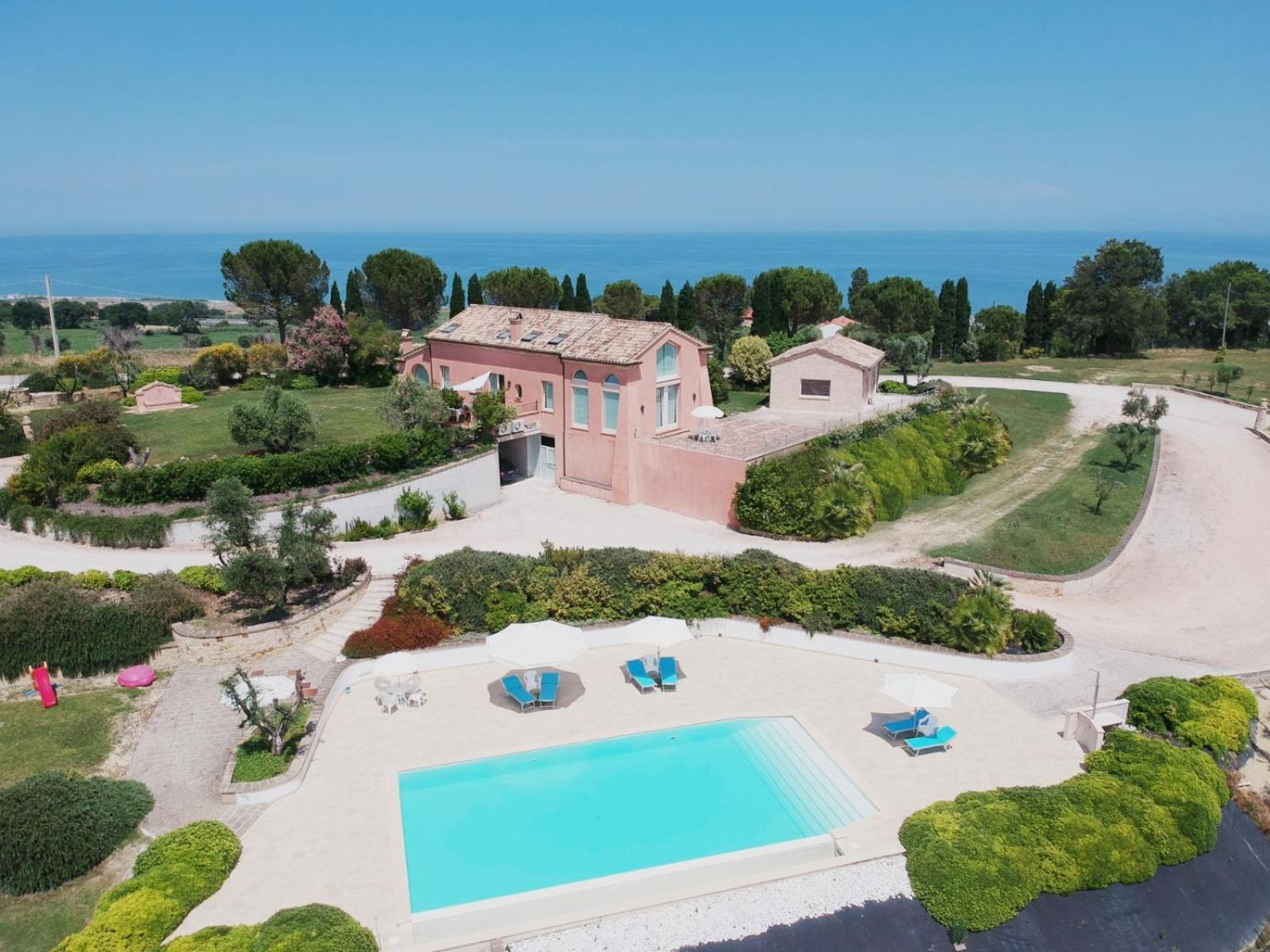 Nontiscordardime B&B Villa Agriturismo Civitanova Marche Bagian luar foto