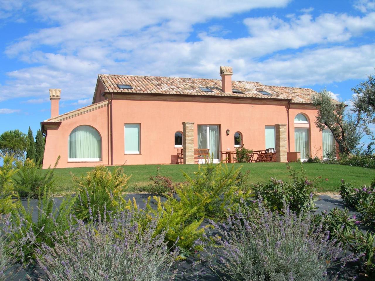 Nontiscordardime B&B Villa Agriturismo Civitanova Marche Bagian luar foto
